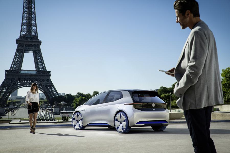  Volkswagen I.D. Concept 2016 года  (фото 11 из 40)
